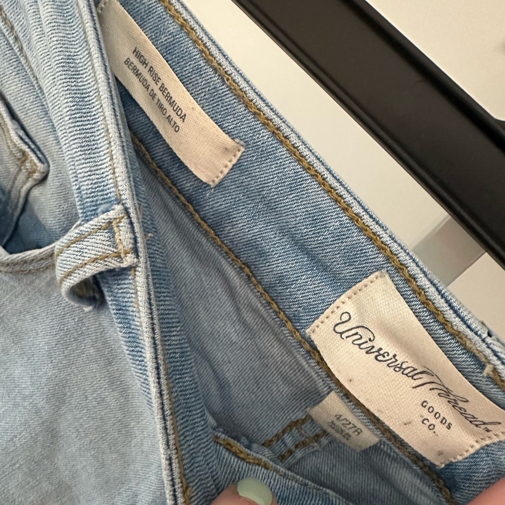 Universal Thread Bermuda Shorts - Picture 3 of 4
